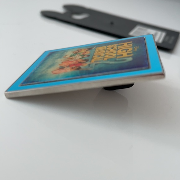 DISNEY HIGH SCHOOL MUSICAL 2 PIN NWT - Picture 7 of 9